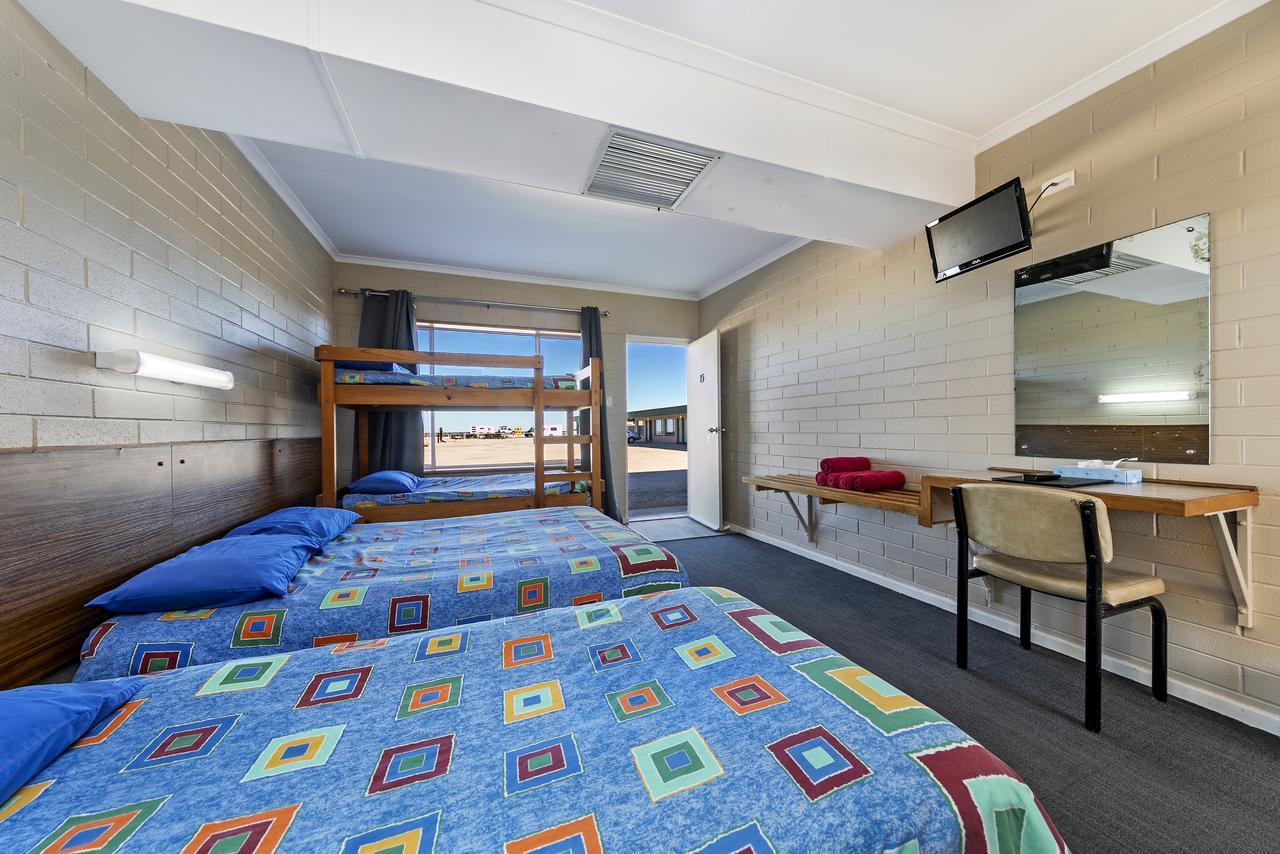 Nullarbor Roadhouse Hotell Exteriör bild