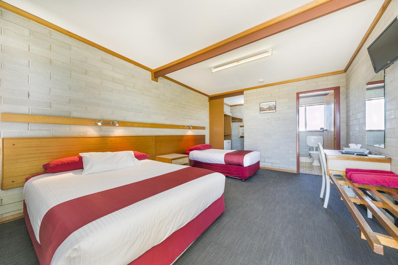 Nullarbor Roadhouse Hotell Exteriör bild